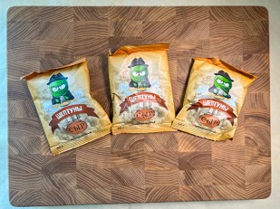 Мучные полоски ОРАНЖЕВЫЕ со вкусом говядины 76 гр: Горох жареный со вкусом СЫРА 