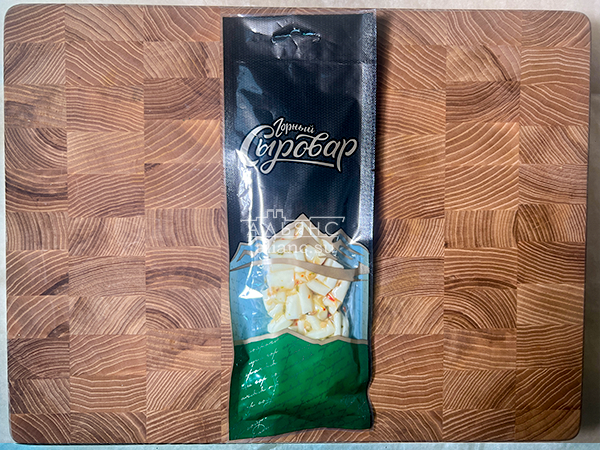 Сыр 60 гр ГОРНЫЙ СЫРОВАР (Бочонок с паприкой) в Камышине